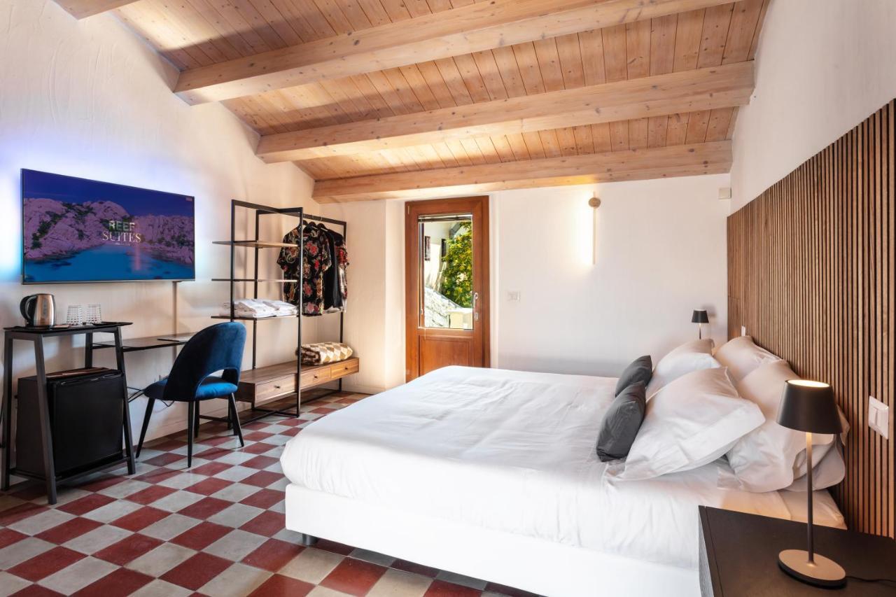 Reef Suites Olbia Exteriör bild